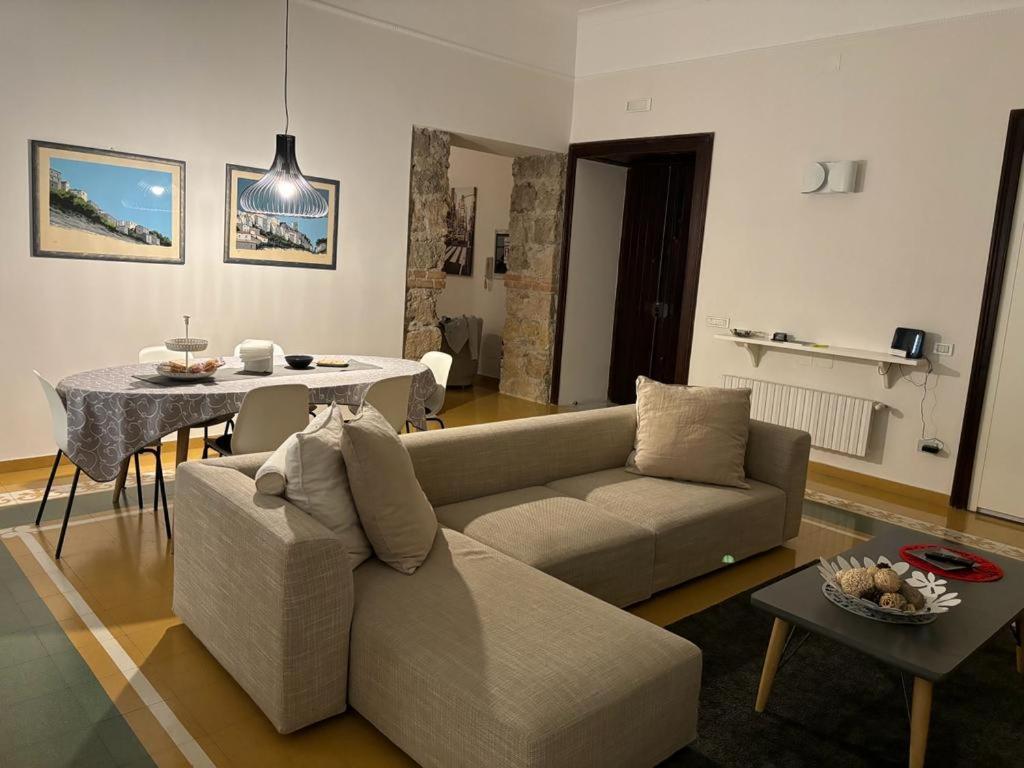 Luxury Manfredi Apartment Салерно Экстерьер фото